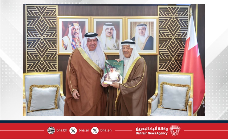 خلال تسلُّمه كتاب "في معيّة ملك".. رئيس مجلس الشورى يشيد بمسيرة إنجازات السعودية ونجاحاتها المتواصلة في مجالات التنمية