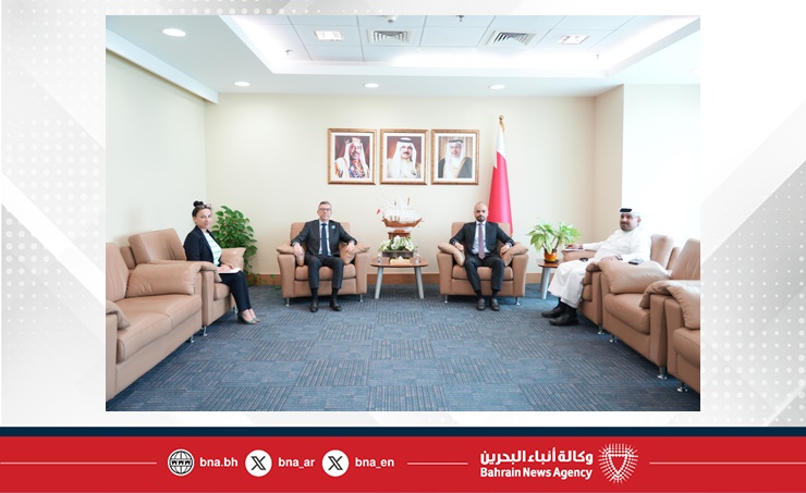 وزير التنمية الاجتماعية يستقبل سفير الجمهورية الفرنسية لدى مملكة البحرين