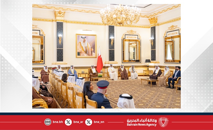 سمو ولي العهد رئيس مجلس الوزراء: أبناء البحرين يواصلون تجسيد أروع صور المسؤولية الوطنية في مختلف الميادين مدفوعين بروح عالية حريصة على تحقيق الإنجازات