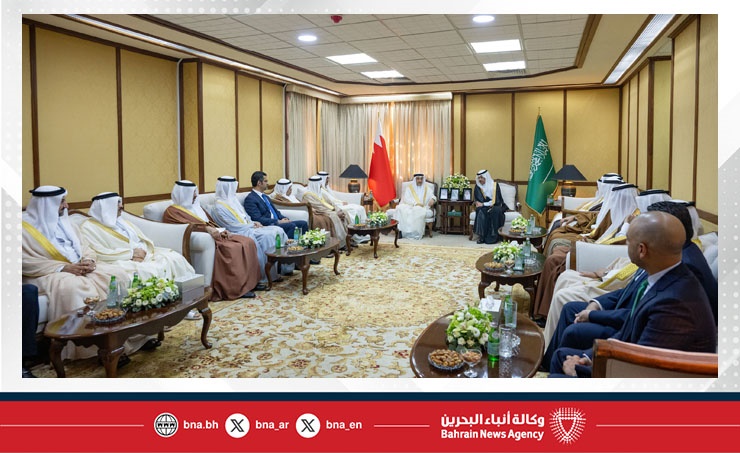 نيابة عن سمو ولي العهد رئيس مجلس الوزراء.. معالي الشيخ خالد بن عبد الله يحضر حفل السفارة السعودية بمناسبة اليوم الوطني 95.. ويؤكد: العلاقات البحرينية السعودية نموذج متميز وصورة فريدة في خصوصيتها تجلت عبر التاريخ في وحدة الكلمة والموقف