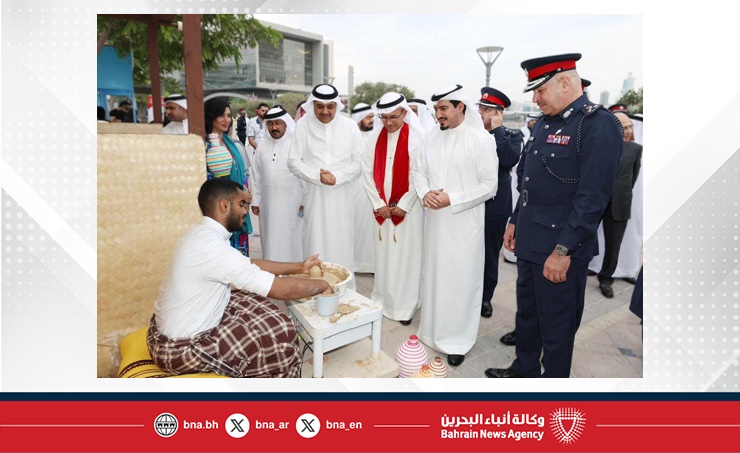 محافظة العاصمة تحتفي بالأعياد الوطنية في خليج البحرين