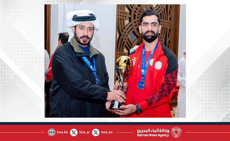 عبر عن اعتزازه بالإنجاز التاريخي .. خالد بن حمد في مقدمة مستقبلي منتخب كرة اليد بطل كآس آسيا