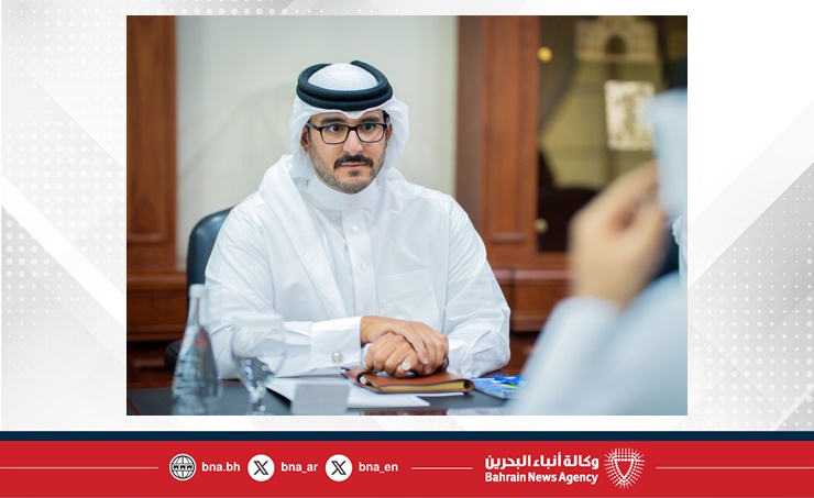 سمو الشيخ عيسى بن سلمان بن حمد يزور وزارة الصحة ووزارة التربية والتعليم في إطار المتابعة للبرامج الحكومية ذات الأولوية التي أقرها مجلس الوزراء وتشرف عليها اللجنة التنسيقية