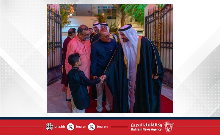 نيابة عن سمو ولي العهد رئيس مجلس الوزراء.. سمو الشيخ محمد بن سلمان بن حمد يزور عدد من الأسر بمناسبة ديوالي ورأس السنة الهندية نيابة عن سمو ولي العهد رئيس مجلس الوزراء.. سمو الشيخ محمد بن سلمان بن حمد يزور عدد من الأسر بمناسبة ديوالي ورأس السنة الهندية