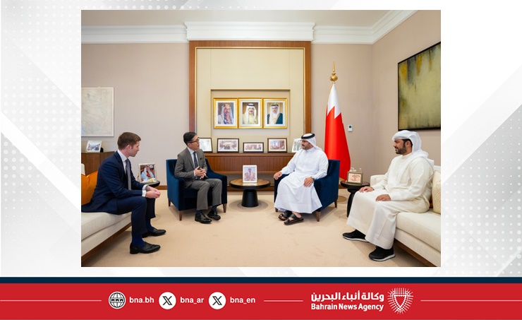 سمو وزير ديوان رئيس مجلس الوزراء رئيس الهيئة العليا لنادي راشد للفروسية وسباق الخيل يلتقي مستشار جمعية سباقات الخيل اليابانية