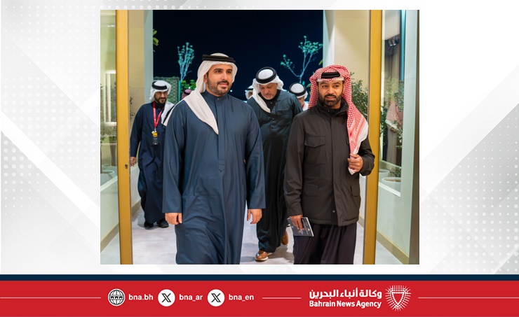 سمو الشيخ عيسى بن سلمان بن حمد يشهد السباق الحادي والعشرين للخيل ويطلع على استعدادات إقامة مهرجان كأس جلالة الملك المعظم