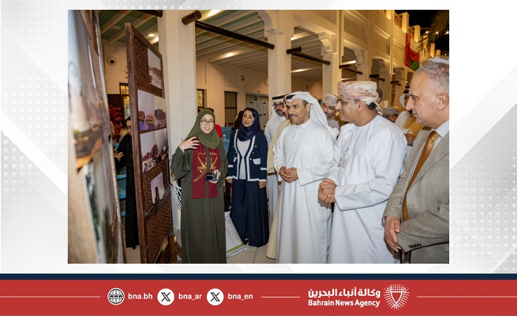 بحضور وزير الإعلام.. سفارة سلطنة عمان لدى مملكة البحرين تنظم معرض ليالي عمانية