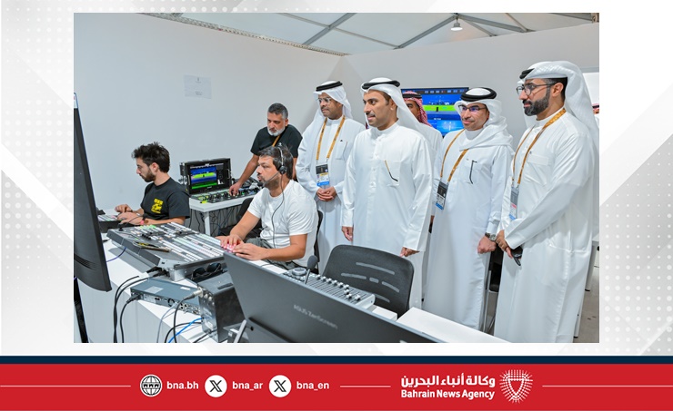 وزير الإعلام يقوم بجولة تفقدية للمرافق الإعلامية الخاصة بتغطية دورة الألعاب الآسيوية الثالثة للشباب وزير الإعلام يقوم بجولة تفقدية للمرافق الإعلامية الخاصة بتغطية دورة الألعاب الآسيوية الثالثة للشباب
