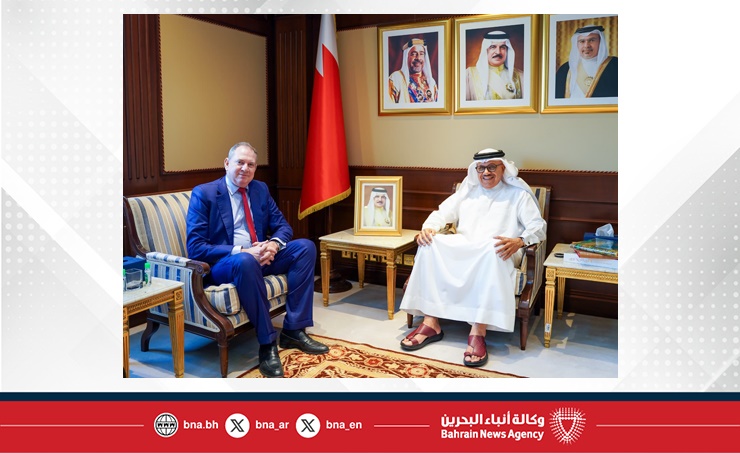 وزير الخارجية يستقبل سفير الجمهورية الإيطالية لدى مملكة البحرين