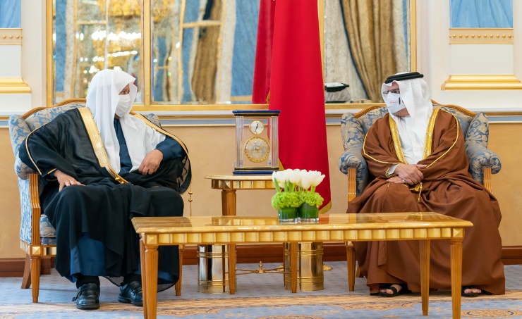 HRH the Crown Prince and Prime Minister meets with the Chairman of the ...