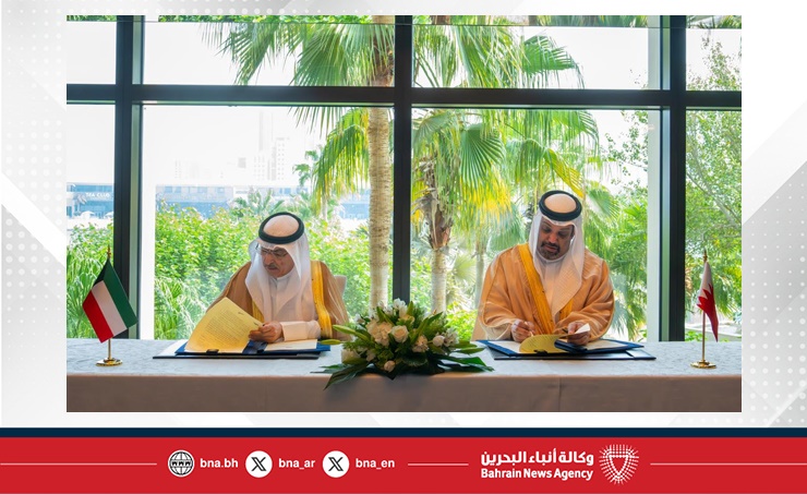 خلال التوقيع على اتفاقية مشروع "تطوير شبكة نقل الكهرباء" مع "الصندوق الكويتي".. وزير المالية والاقتصاد الوطني يؤكد: مملكة البحرين تولي اهتمامًا كبيرًا في تطوير البنية التحتية وتهيئة المقومات اللازمة بما يسهم في دفع عجلة التنمية الاقتصادية