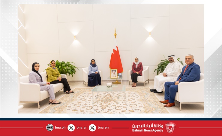 Tourism Minister receives Bahraini-Omani Entrepreneurs Association delegation