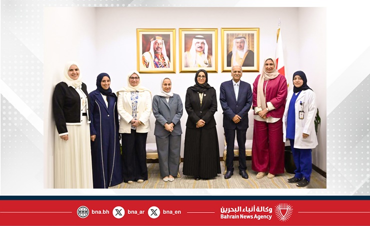 Health Minister receives Bahrain Medical Society Child and Adolescent Psychiatry Association President