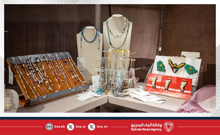 البحرين – “منتج خير البحرين” التابع للمؤسسة الملكية الإنسانية يعرض إبداعات أطفال المؤسسة وأمهاتهم في “ليالي المحرق”