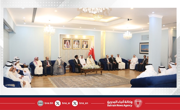 محافظ العاصمة يلتقي رواد المجلس الأسبوعي ويؤكد أهمية تعزيز الروابط مع الأهالي