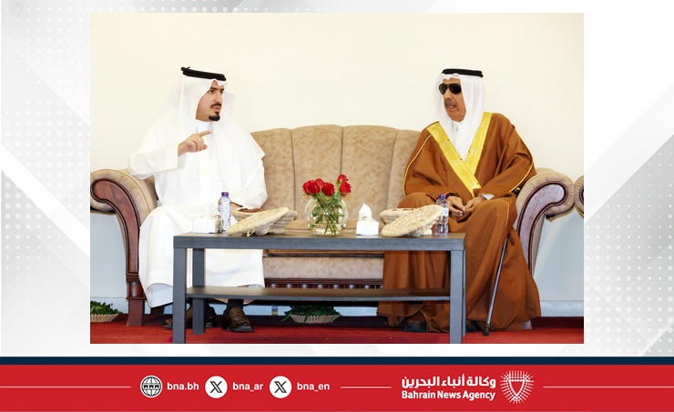 البحرين – ضمن برنامج التواصل الميداني محافظ العاصمة يزور العكر ويبحث مع الأهالي احتياجات المنطقة