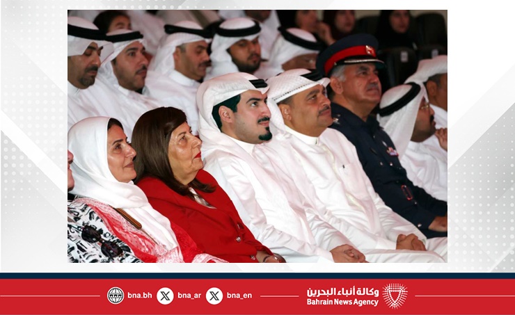 البحرين – محافظ العاصمة يشهد احتفال مدرسة المعارف بالأعياد الوطنية