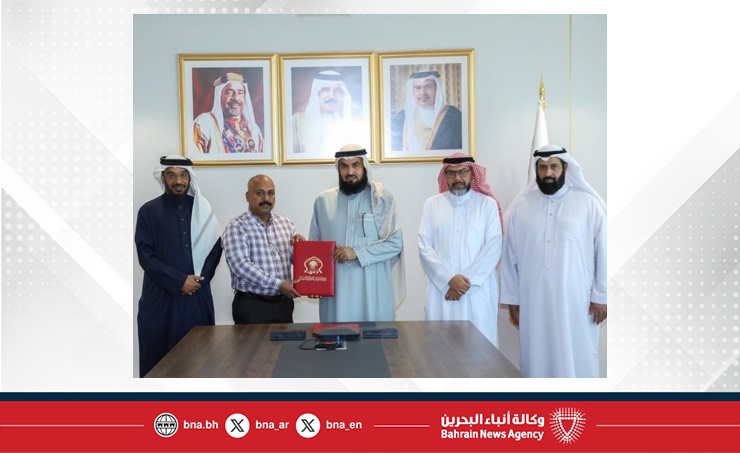 البحرين – رئيس مجلس الأوقاف السنية يوقع اتفاقية ترميم وصيانة جامع القضيبية