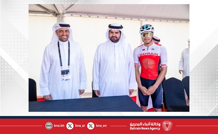 عيسى بن علي يتوج أبطال الدراجات الهوائية ويزور مركزي العمليات والإعلام عيسى بن علي يتوج أبطال الدراجات الهوائية ويزور مركزي العمليات والإعلام