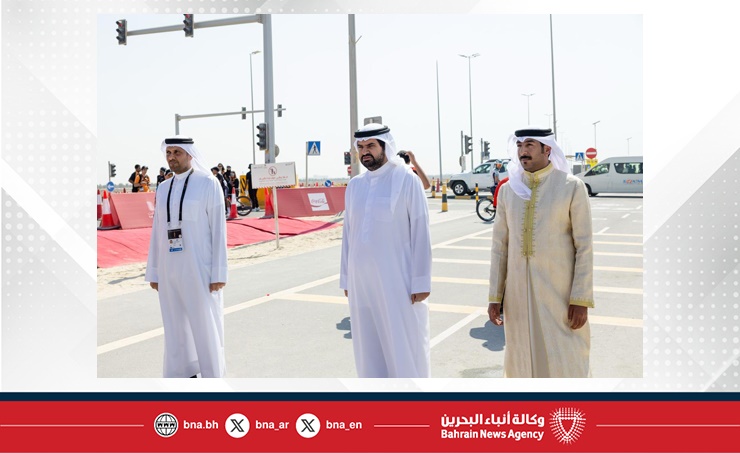 عيسى بن علي يتوج أبطال الدراجات الهوائية ويزور مركزي العمليات والإعلام عيسى بن علي يتوج أبطال الدراجات الهوائية ويزور مركزي العمليات والإعلام