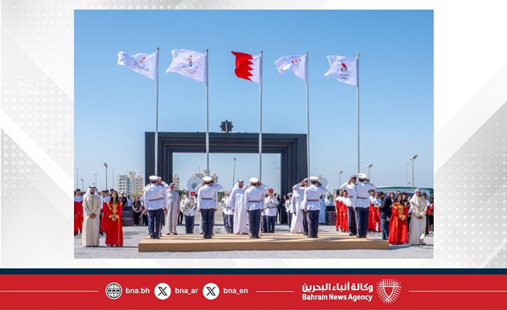 عيسى بن علي يشهد مراسم رفع علم مملكة البحرين إيذانًا بالمشاركة في دورة الألعاب الآسيوية الثالثة للشباب