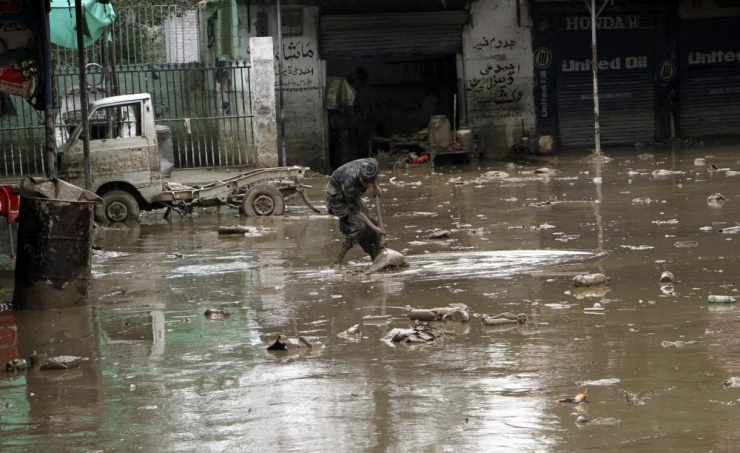 Deaths from flooding in monsoon drenched Pakistan near 1,000