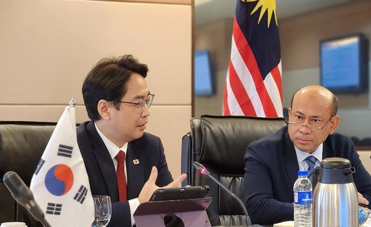South Korea, Malaysia agree to bolster defense, arm industry cooperation